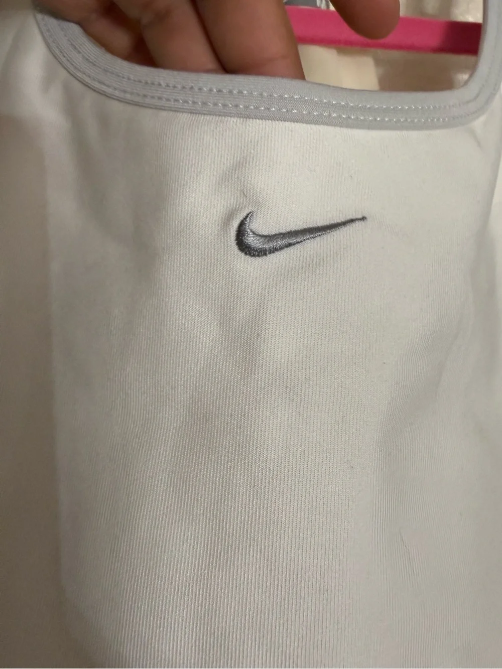 Vintage Y2K Nike Women’s white Racerback Sports Bra with Contrast Trim size M